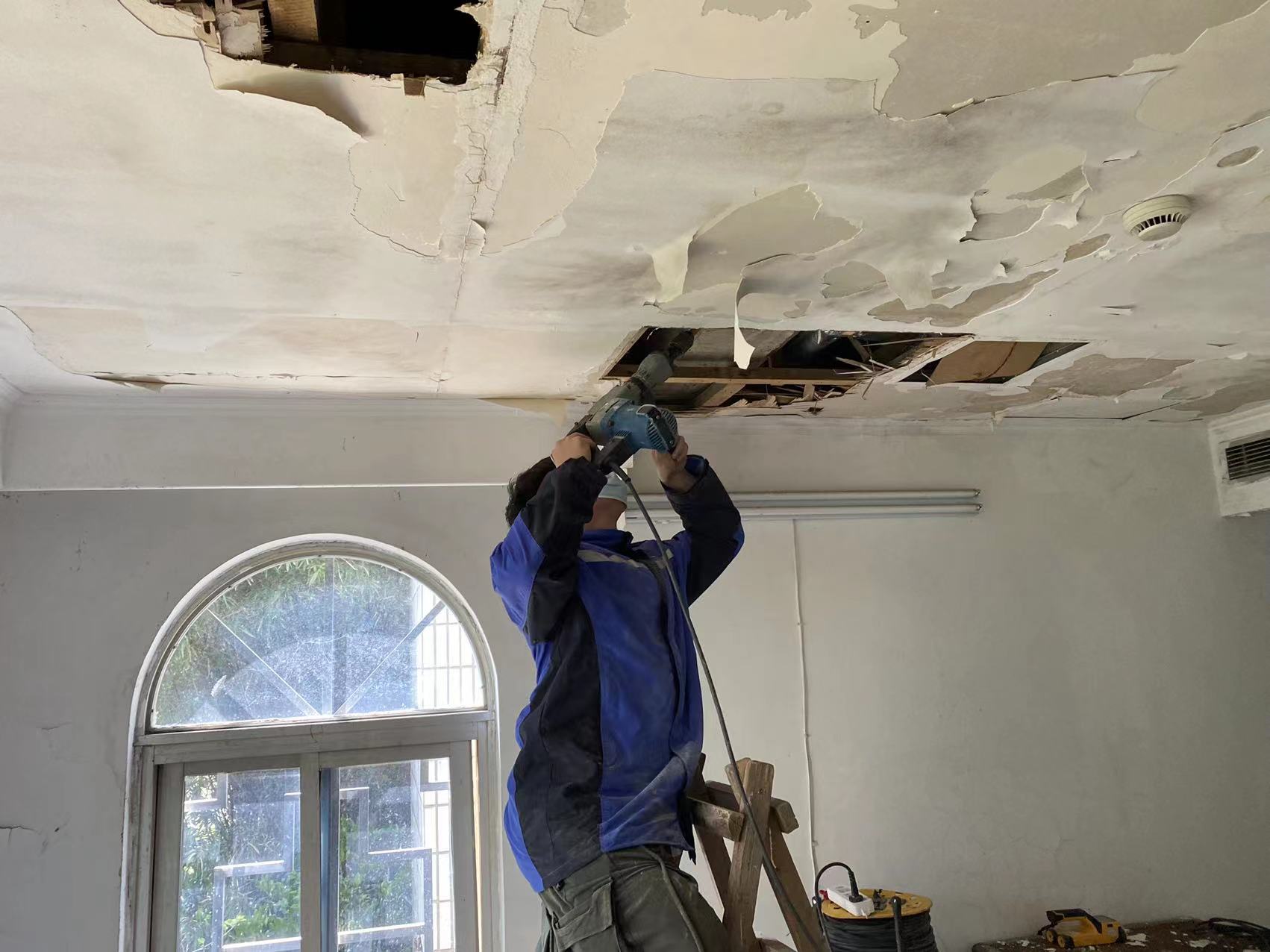 1-22040220435C49 1-22040220435C49